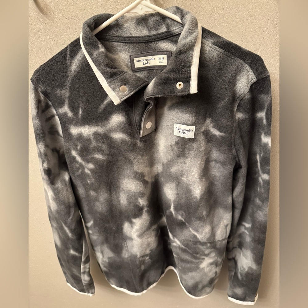 Abercrombie & Fitch Black and White Tie-Dye Pullover Youth 15/16